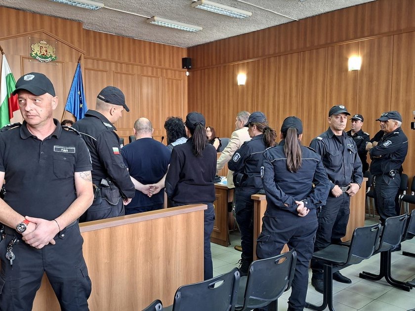Общ изглед към залата на Окръжния съд в Пловдив.
